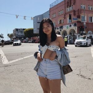 Meet your Posher, Minji